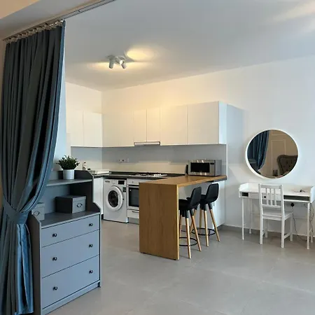 Caesar - Studio With Niche