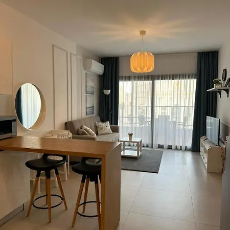 Caesar - Studio With Niche Apartment *